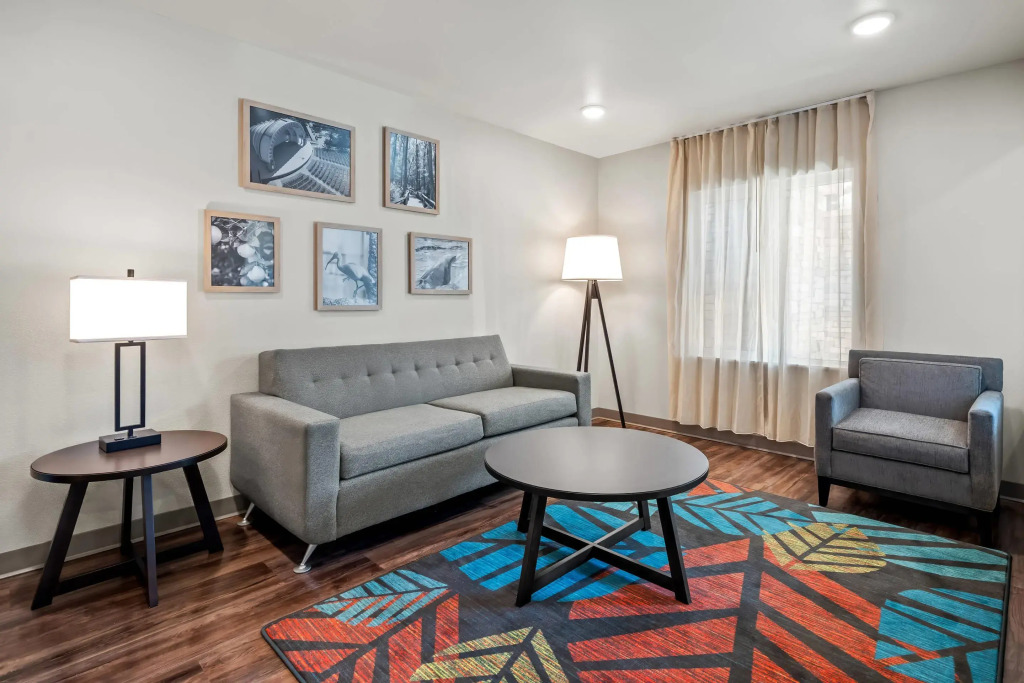 WoodSpring Suites Orlando East UCF