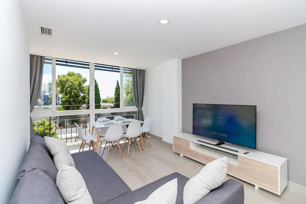 Torremolinos Pool And Garden Canovas Apartment