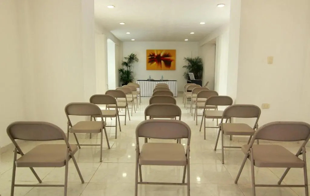 Hotel Embajadores