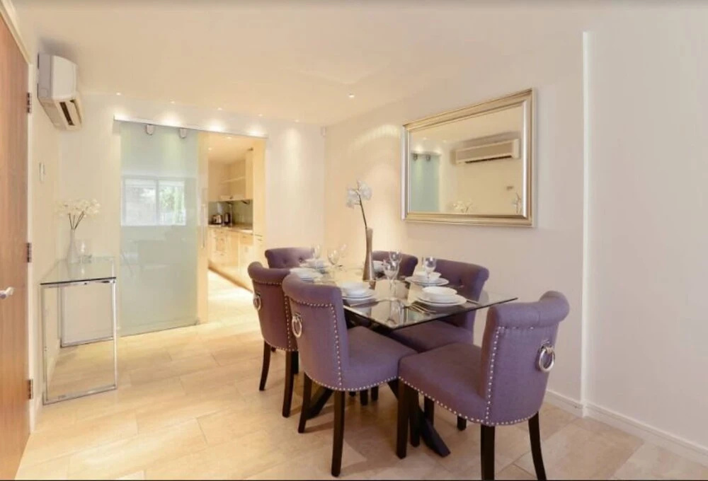 Modern 2 Bed Flat in the Heart of Kensington
