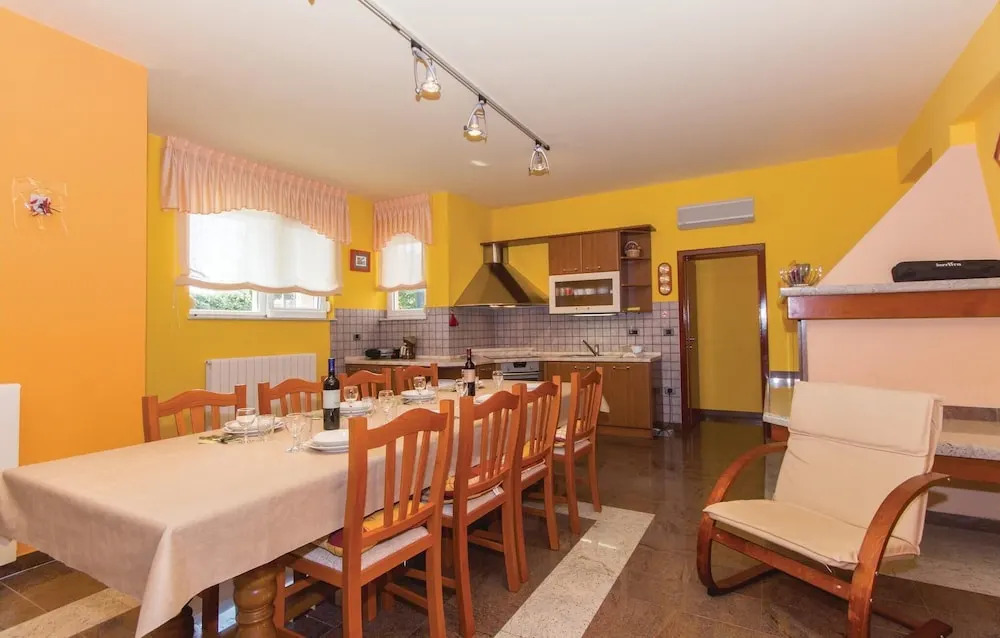 Luxurious Home In Pula