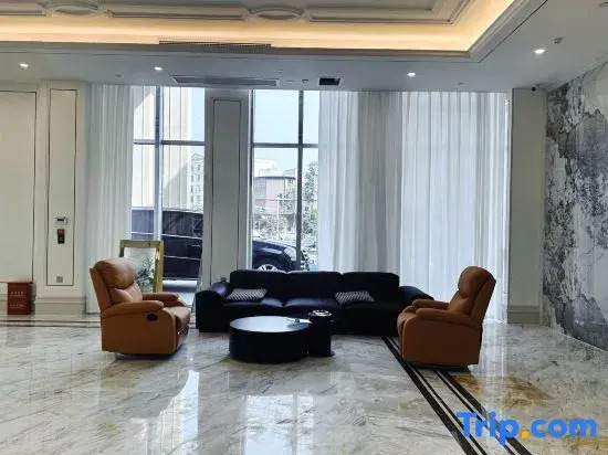 Vienna International Hotel (Luohe Exhibition Center Songjiang Food Street Branch)