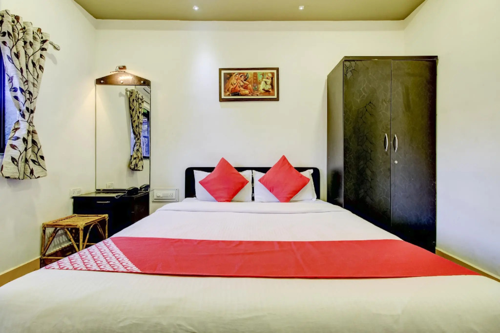 OYO MBL207 Hotel Second Home