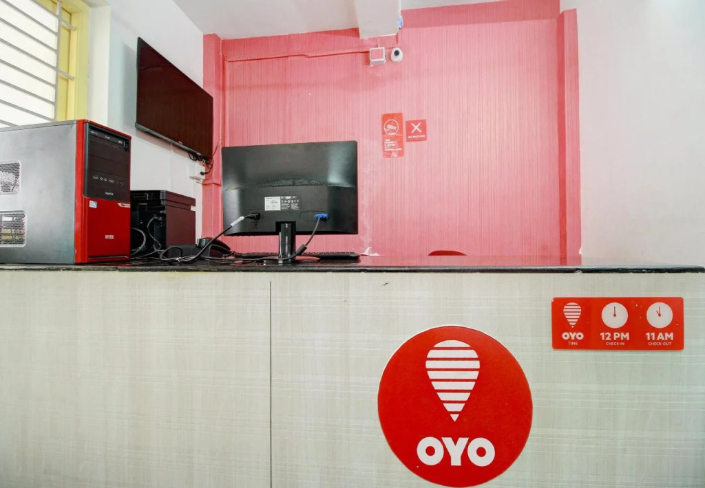 OYO 6732 Dheeran Residency