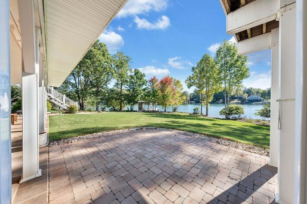 Lake Paradiso - Lakefront Home With Private Dock