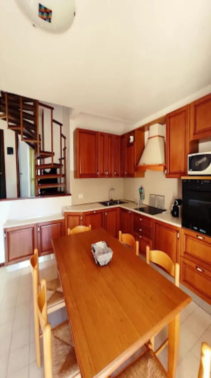 Apartment on two Floors in Residence With Pool - By Beahost Rentals