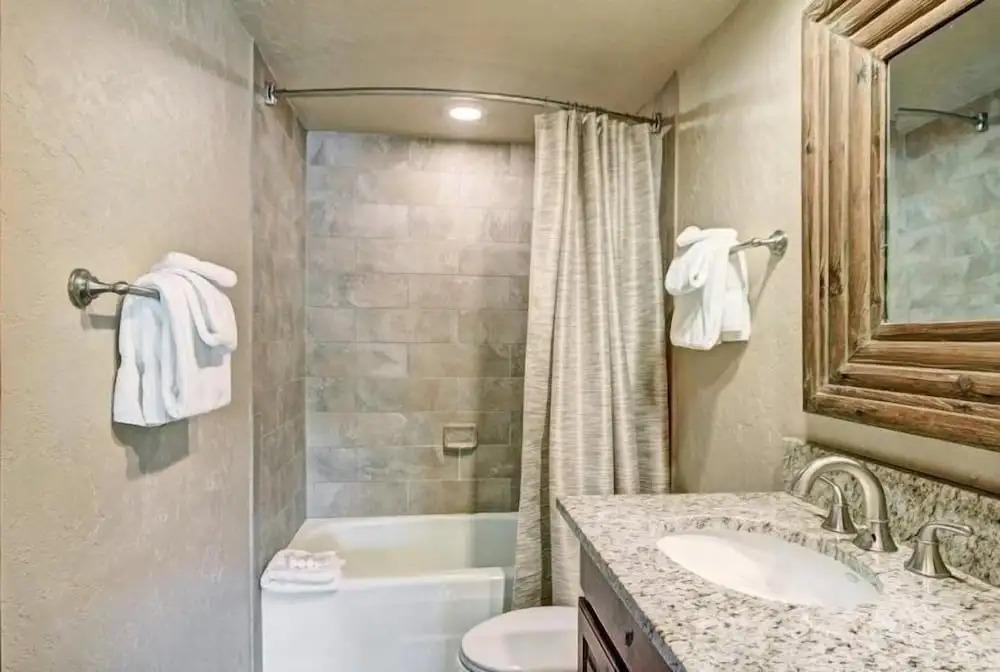 4 Bedroom Ski In, Ski Out Mountain Vacation Rental Located Next To Historic Main Street In Downtown Breckenridge