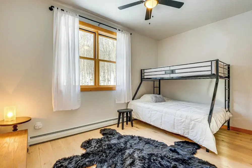 Stratton Mtn Ski Chalet w/ Giant Views in Winhall