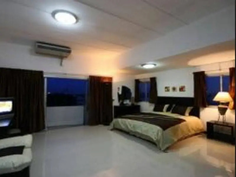 Romyen Residence(Romyen residence ร่มเย็นเรสซิเด้นซ์)