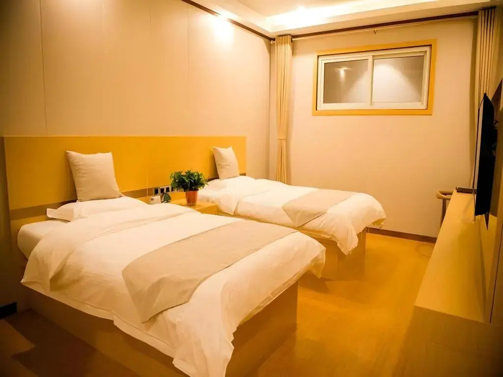 GreenTree Inn Qinhuangdao Lulong County North Gate Road Express Hotel