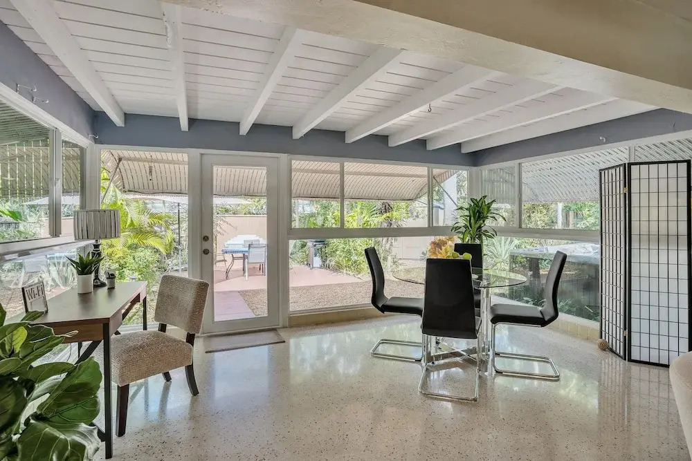Beautiful Comfy Home With Private Hot Tub Close To Beach home