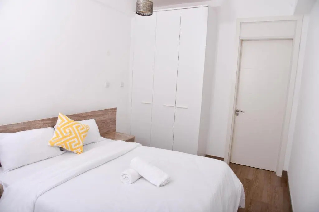 2bdr luxury apartment 16th floor