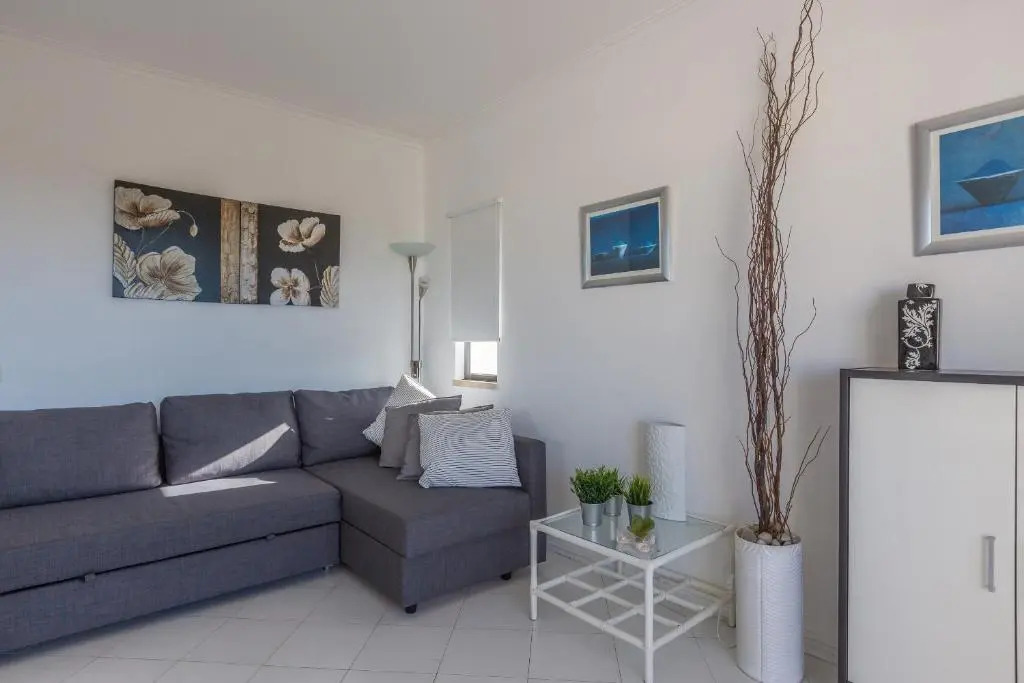 Modern Top Floor Apartment 60m2 - Balcony with Pool & Sea View - Vilamoura