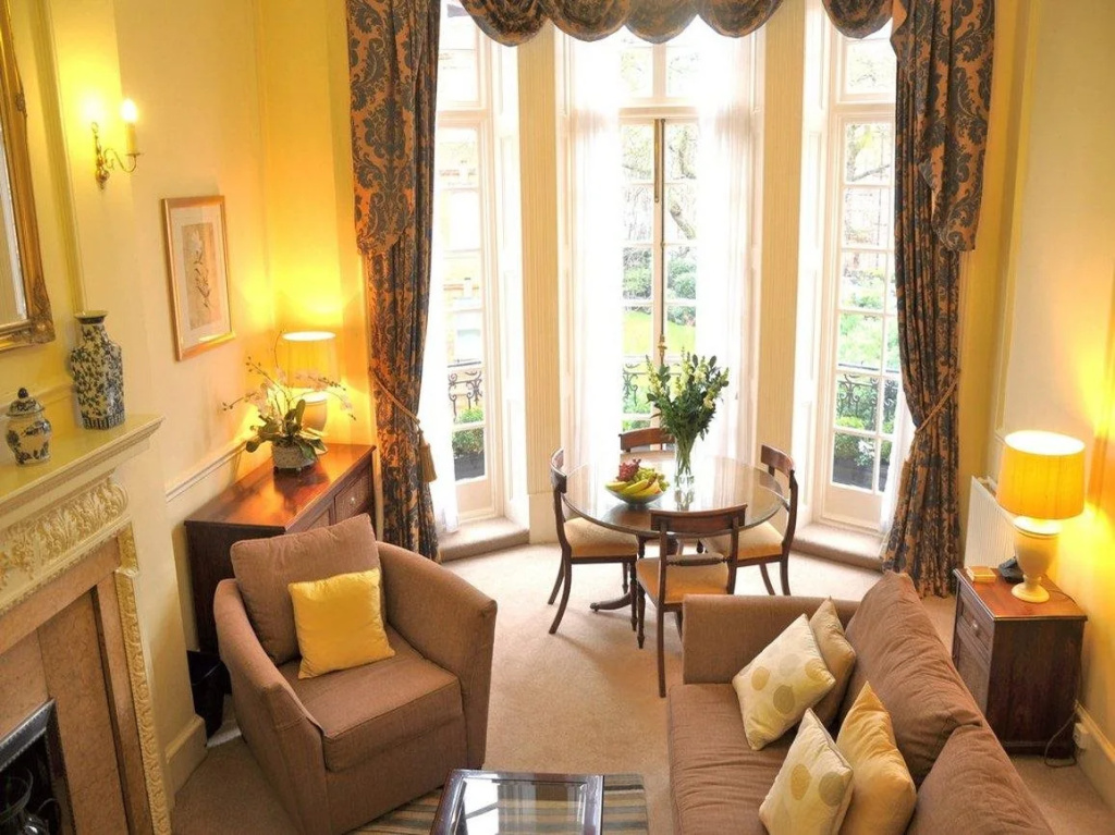 Kensington Court By Capital