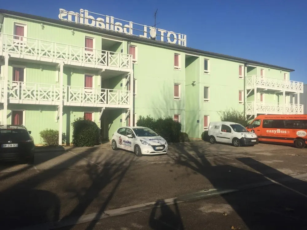 initial by balladins Roissy / Saint-Mard