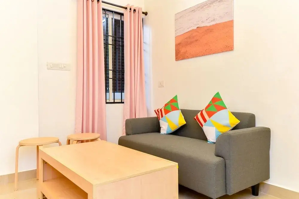 OYO Home 30657 Elegant Stay Near Lulu Mall