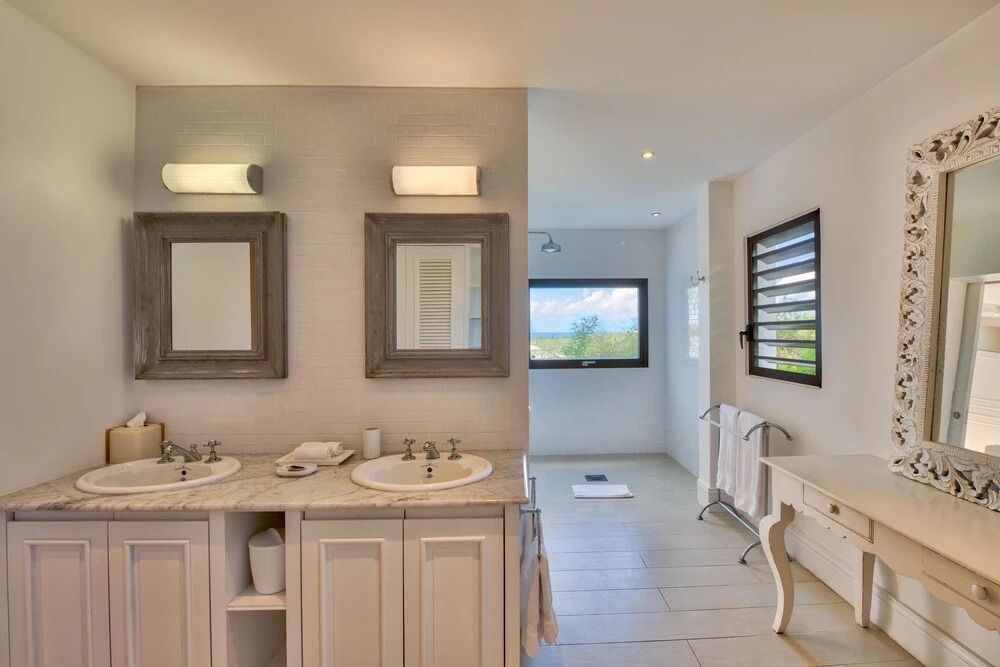 Huge Pool, Ideal for Groups, Exclusive Address, AC, Free Wifi, Sat TV, Views! Terres Basses Area
