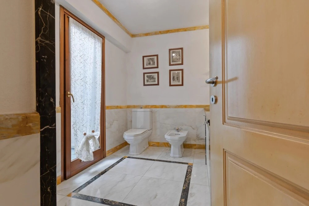 Classy 1 Bedroom in the Heart of Verona