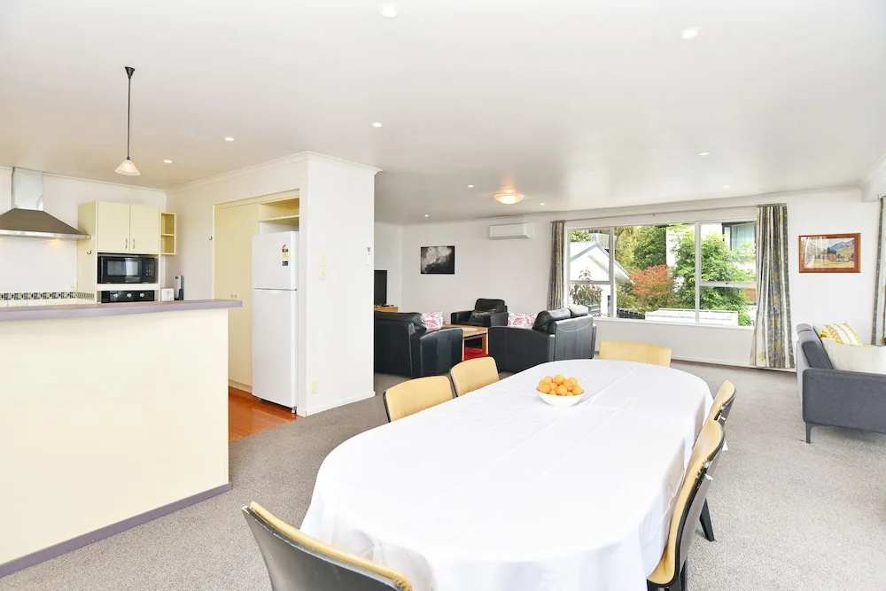 Panorama - Christchurch Holiday Homes