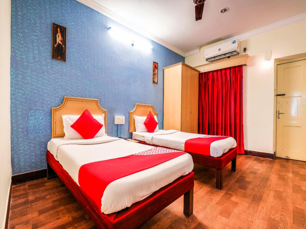 OYO 12237 Luxury Villas