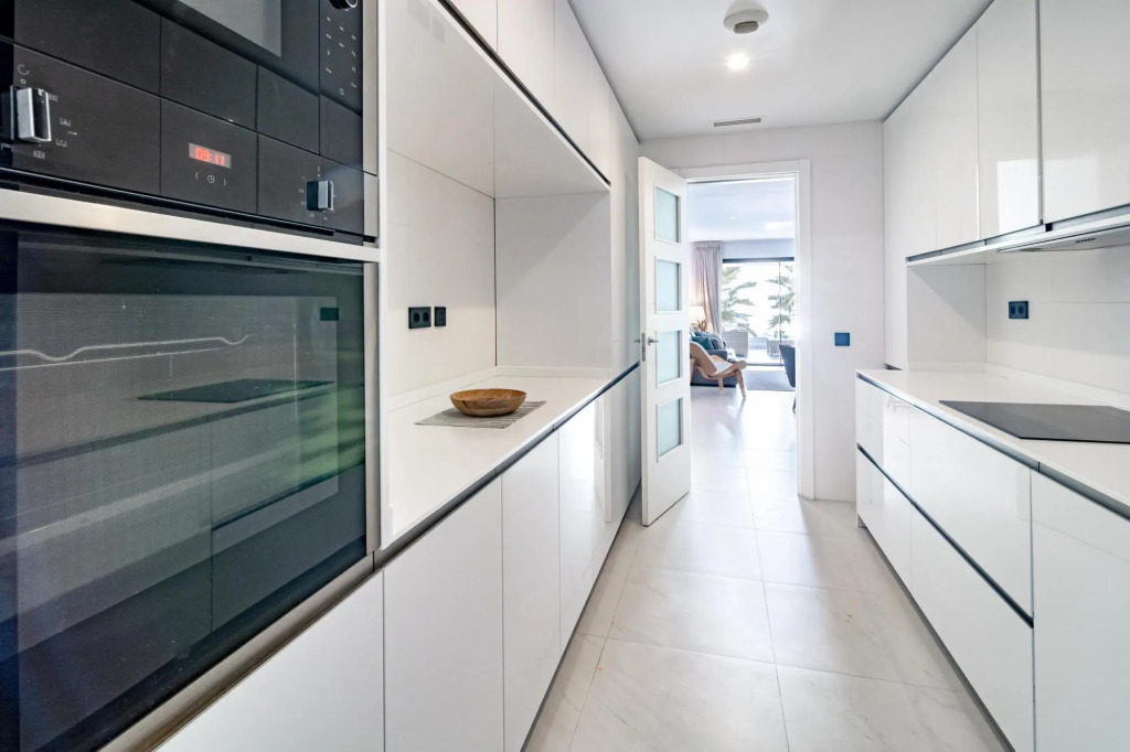 LAE9.1I- Apotel Estepona Hills by roomservices