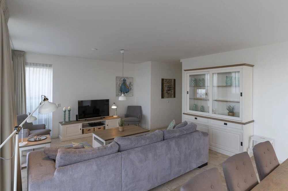 Coastlat 6 bed Apartment on Ground Floor Lobster