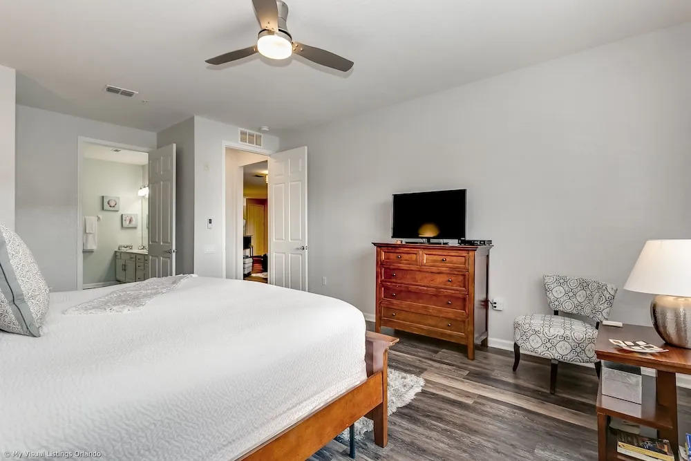 Miranda's Gem Deluxe 3 Bedroom Condo by RedAwning