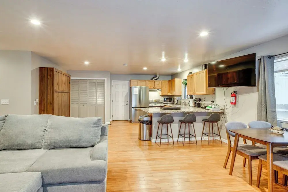 Ski & Board in South Lake Tahoe! Updated Home