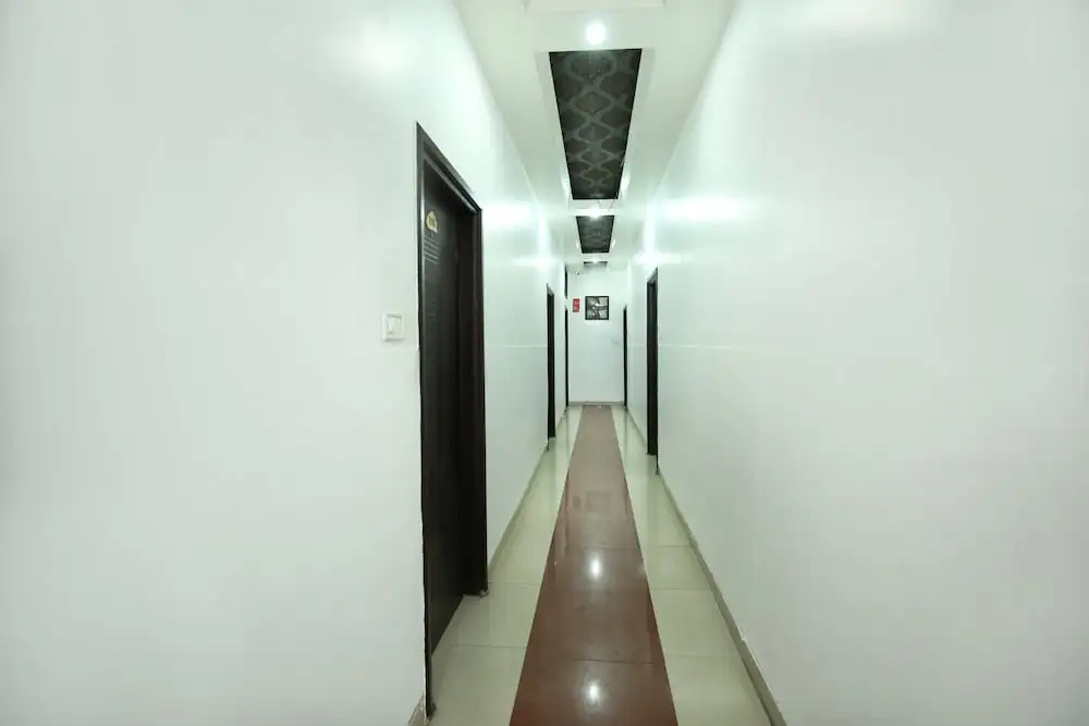OYO 1673 Hotel MM Yellowuds