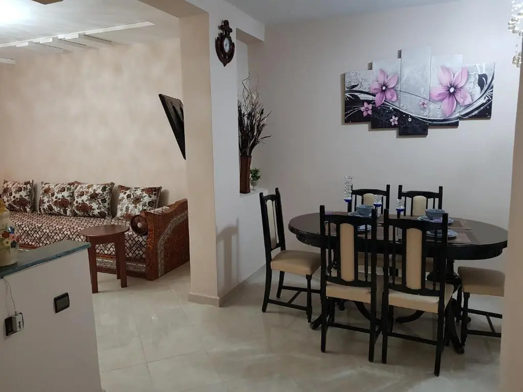 « Lilia-Appart » Luxe, Confort Et Calme Dans 130 M2 Et 4 Chambres Avec Garage Au Cœur D’Oujda.