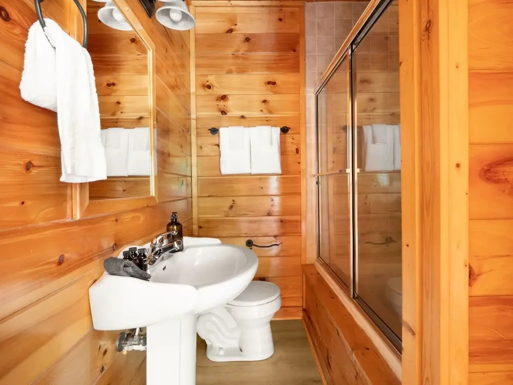 Cades Cove by Avantstay Treetop Haven in Smokey Mountains w/ Hot Tub, Game Room & Home Theatre
