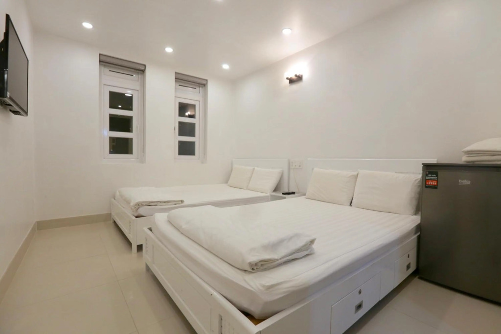 Full House Hostel