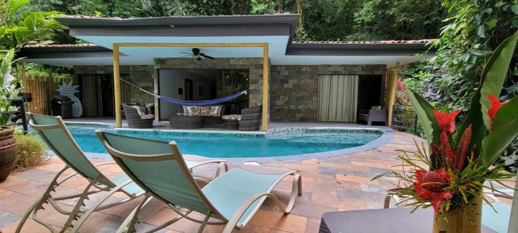 Rainforest Gem Aracari Villa with Private Pool