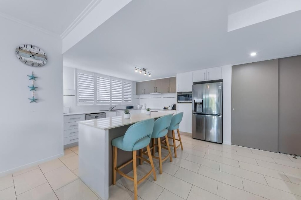 Airlie Summit Apartments