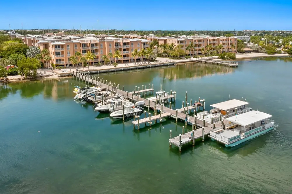 Island View 1BR Residence With Balcony