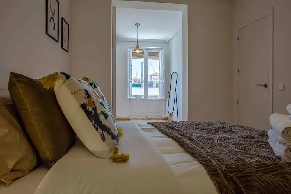 Lovely 4 Bed in Heart of Madrid, Near Park