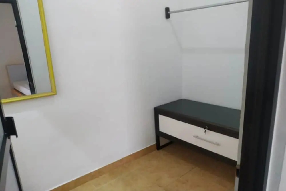 Hotel O Yellow White Guesthouse Palu