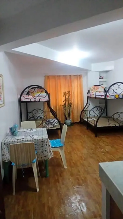 Ekonumi Rooms at Benrosi Plaza