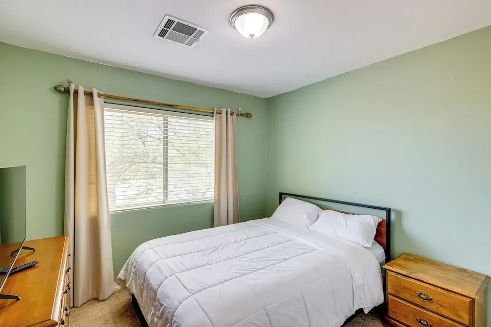 2 Mi to Desert Diamond Arena: Home w/ Patio!