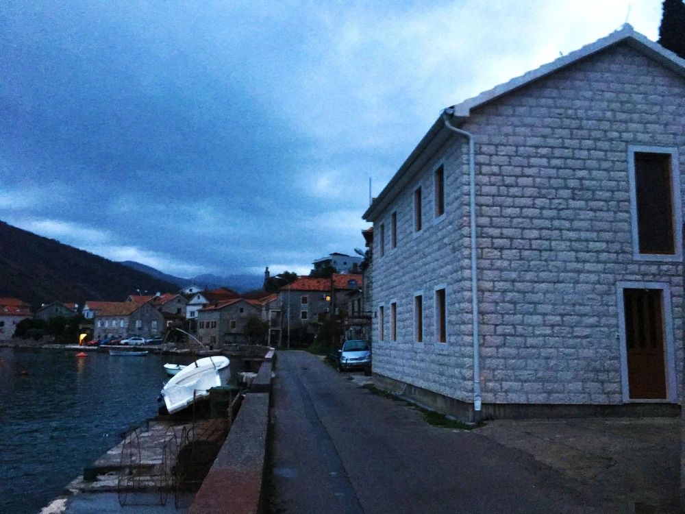Apartments Lola