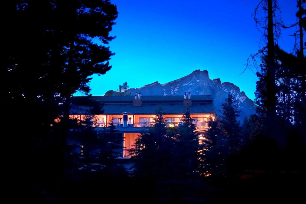 Douglas Fir Resort & Chalets