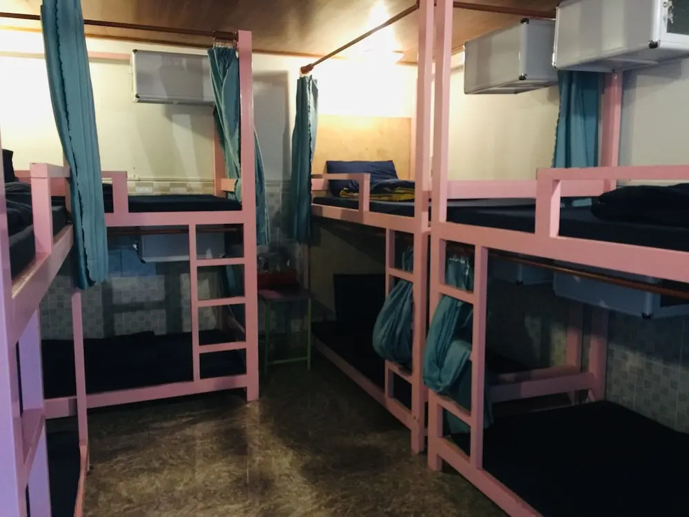 Hai Cay Thong Homestay - Hostel