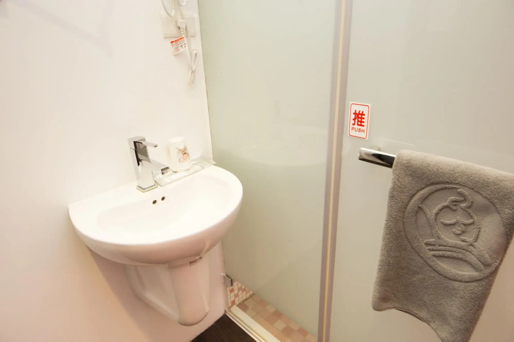 SleepBox Hostel