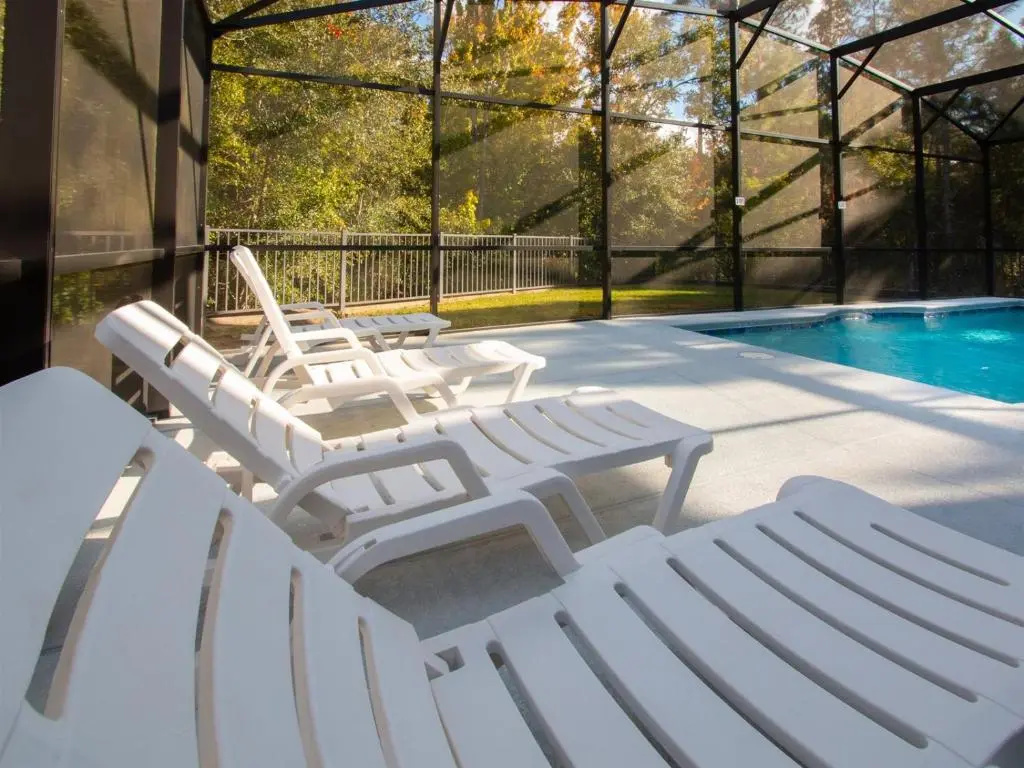 Luxurious With Privacy In 5 Bedroom With Private Pool By Florida Dream Homes