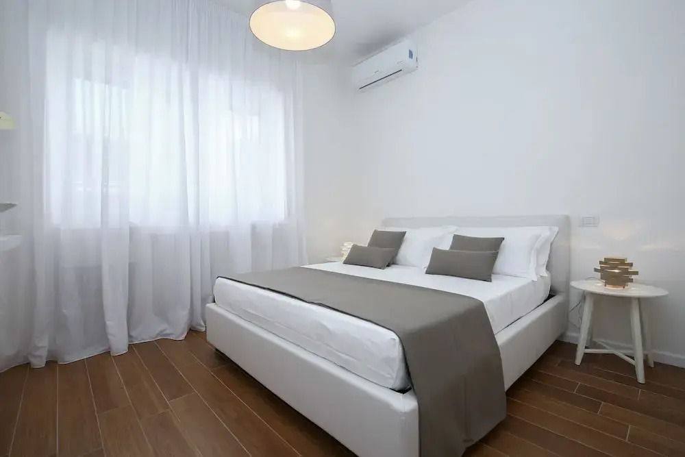 Starhost - GOLDEN APARTMENTS