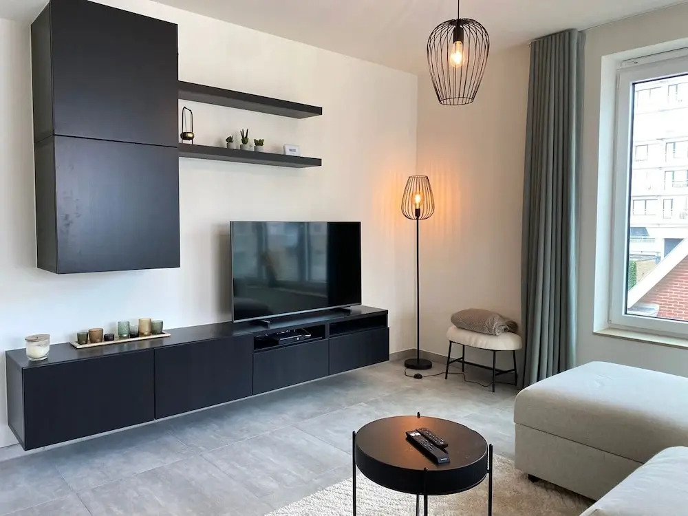 Modern Duplex Near Beach and Shops