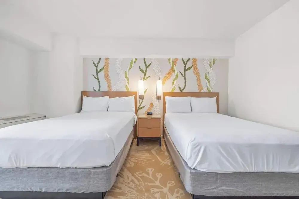 Top Floor Studio With Balcony & Views 3528