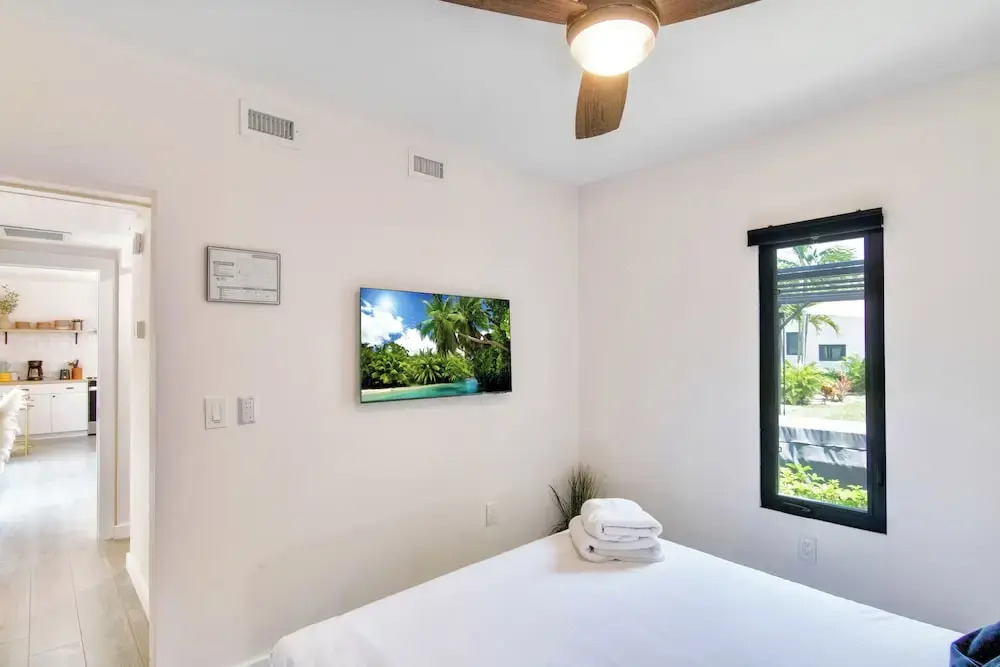 5BR Sleeps 14 w/ In-law Suite & Bbq!