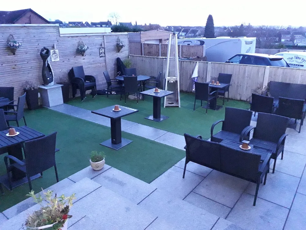 THE NEW Accommodation FREE complimentary breakfast and parking