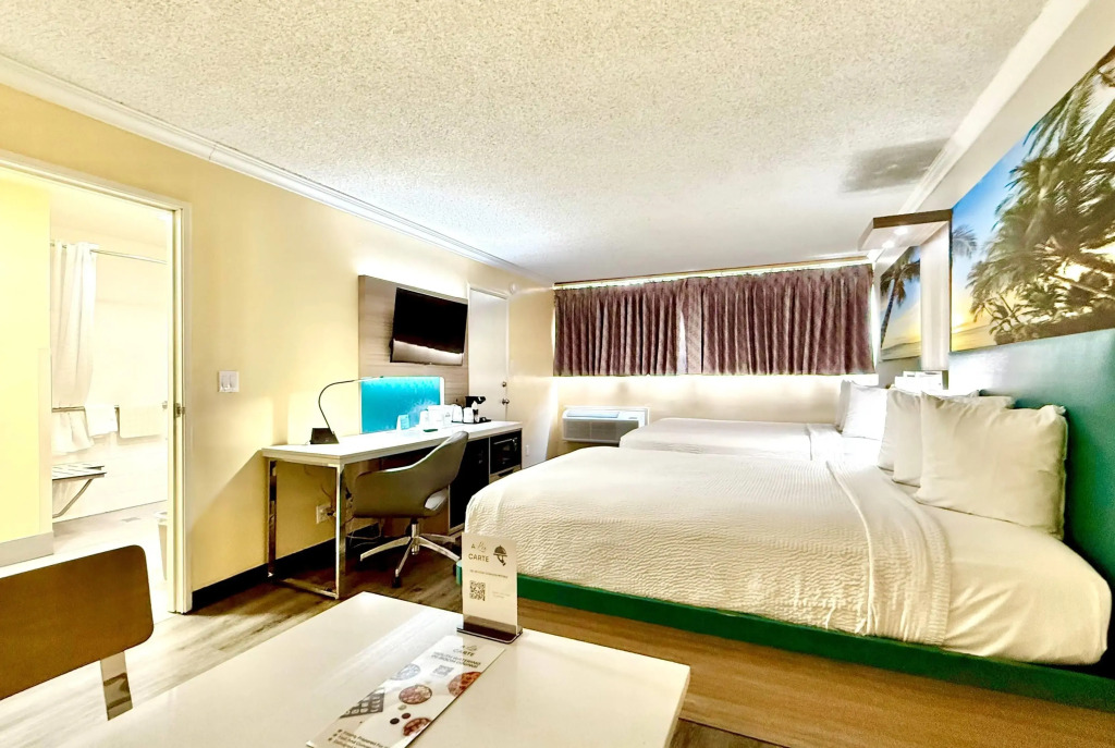 Days Inn by Wyndham Los Angeles LAX Airport Stadium Area